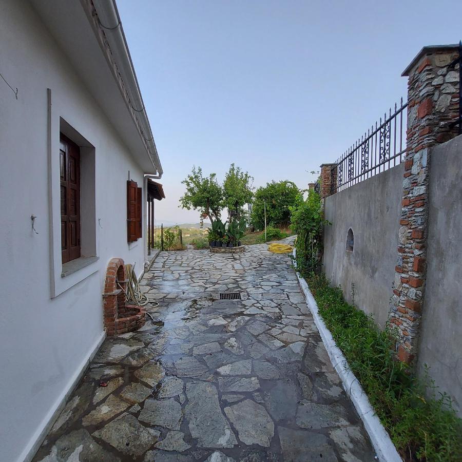 Villa Amfithea Moni Evaggelistrias ภายนอก รูปภาพ